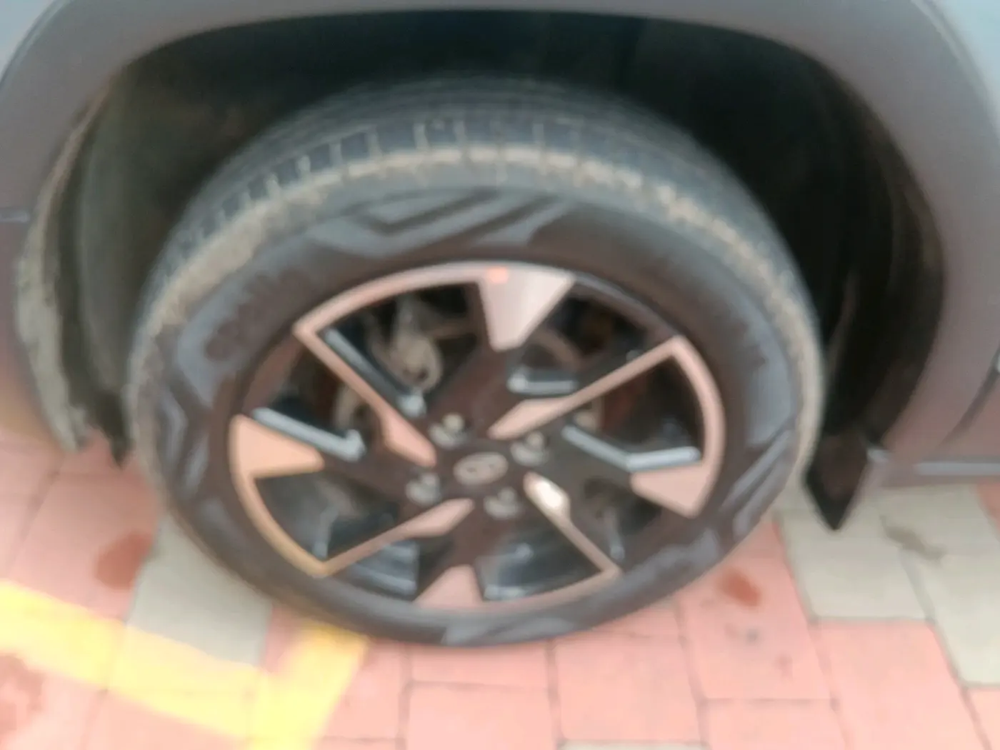 2023 Tata PUNCH  Accomplished AMT Sunroof , Petrol, Automatic, 16,877 km, tyre