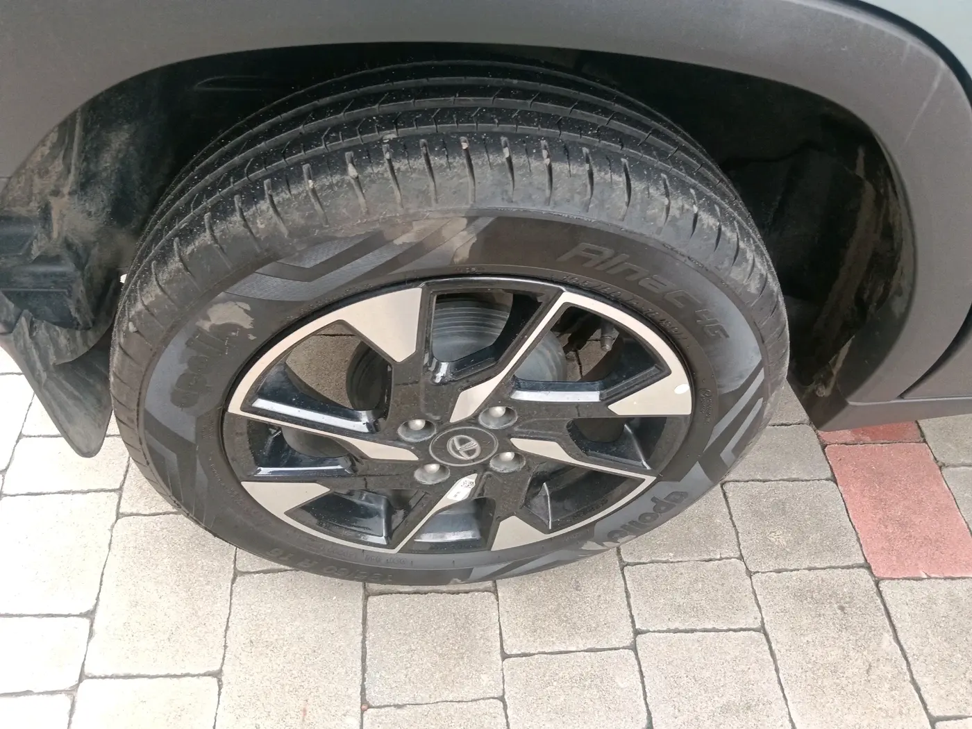 2023 Tata PUNCH  Accomplished AMT Sunroof , Petrol, Automatic, 16,877 km, tyre