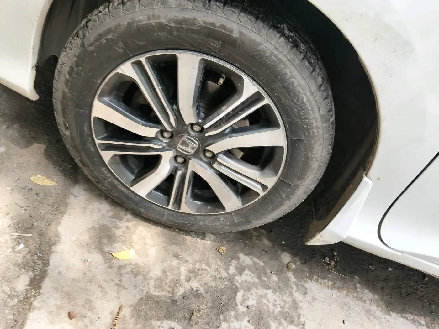 2017 Honda City 1.5L I-VTEC V MT, CNG, Manual, 1,62,092 km, tyre
