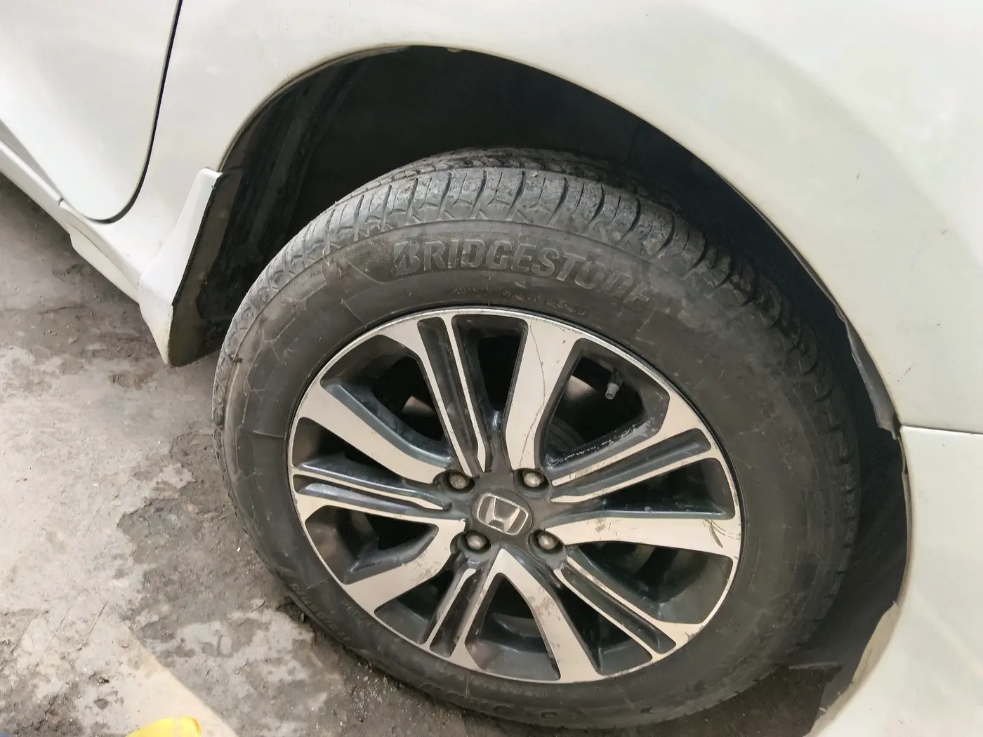 2017 Honda City 1.5L I-VTEC V MT, CNG, Manual, 1,62,092 km, tyre