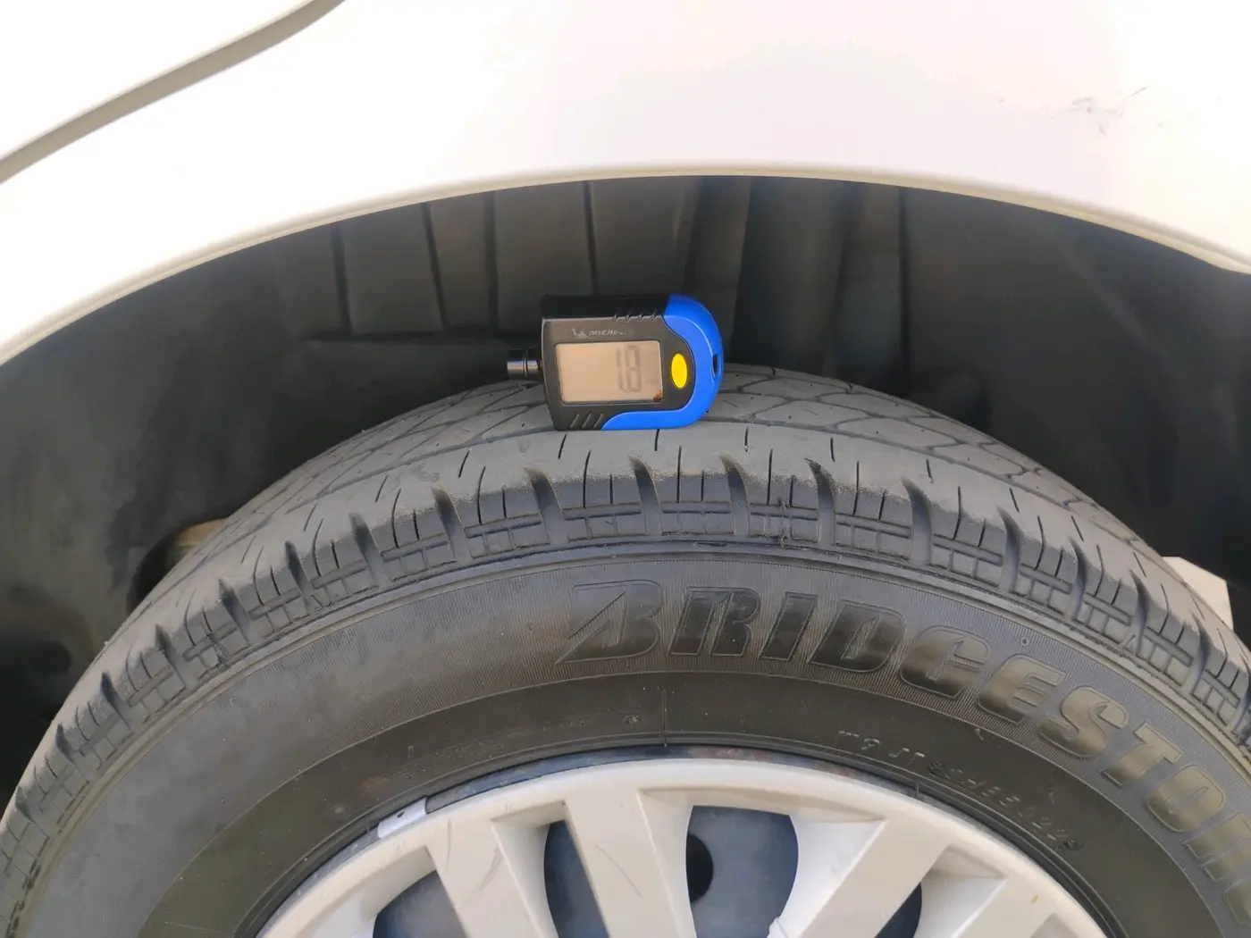 2018 Maruti Dzire VDI, Diesel, Manual, 1,03,151 km, tyre