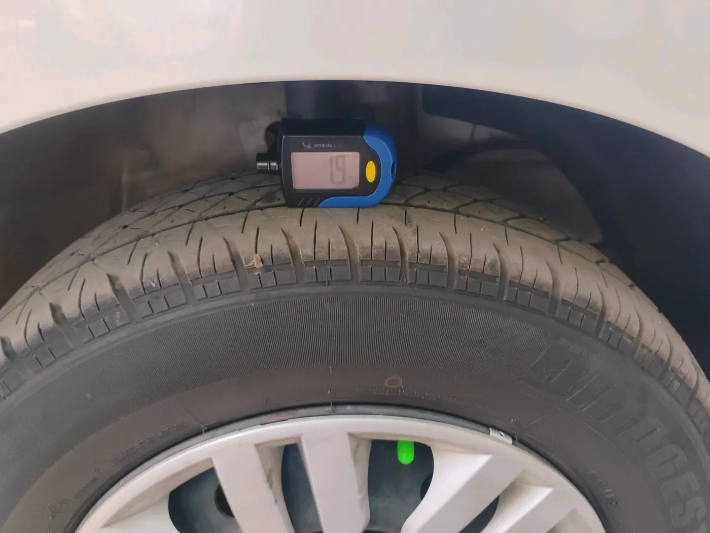 2018 Maruti Dzire VDI, Diesel, Manual, 1,03,151 km, tyre