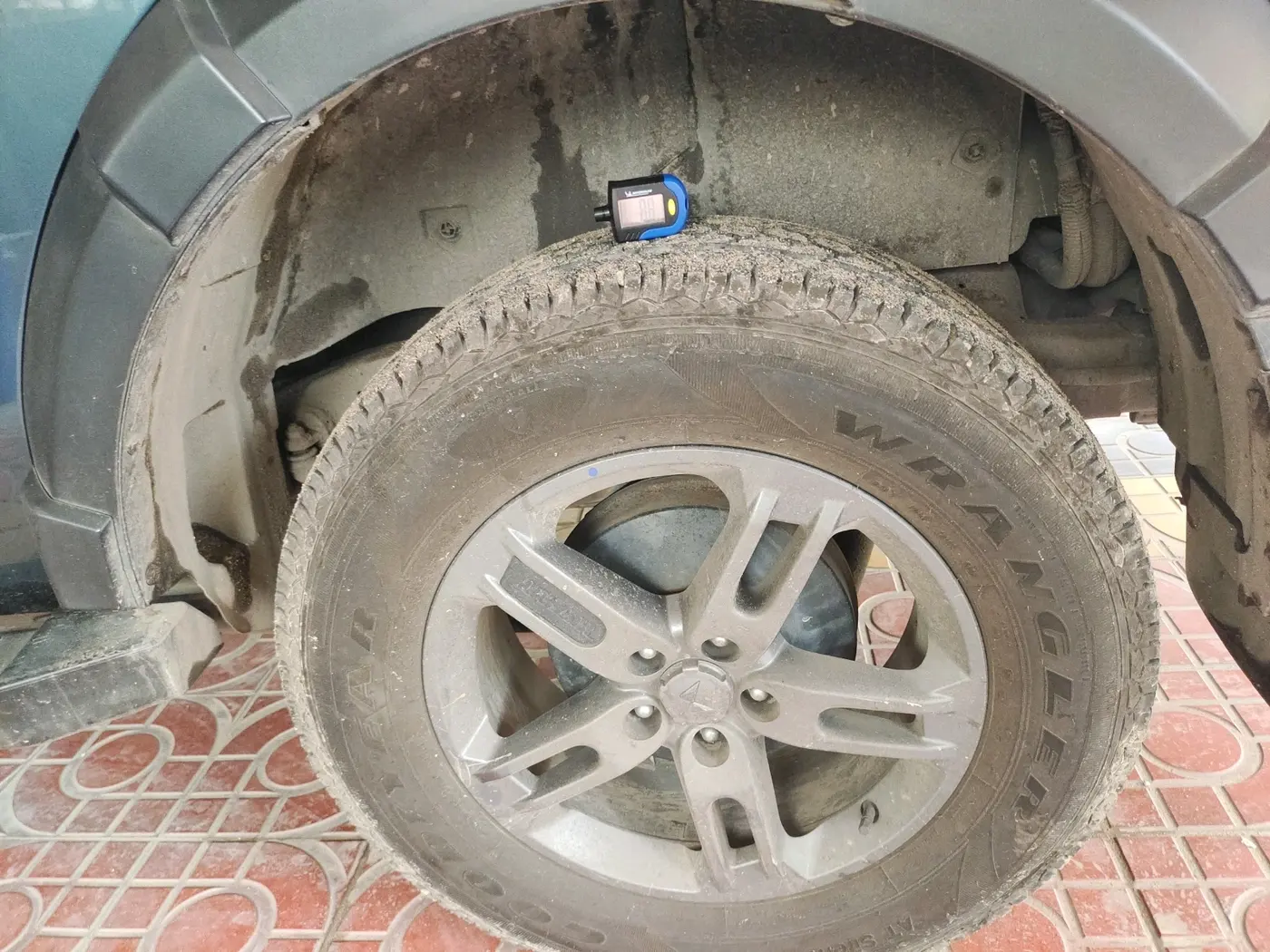2023 Mahindra Thar LX HARD TOP 4WD MT, Diesel, Manual, 61,361 km, tyre