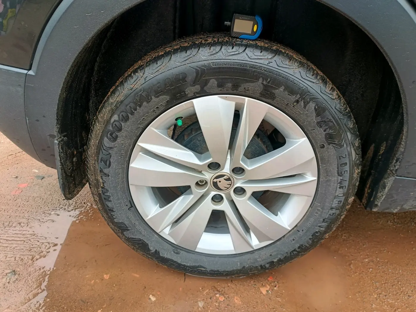 2022 Skoda KUSHAQ AMBITION 1.0L TSI AT, Petrol, Automatic, 17,918 km, tyre