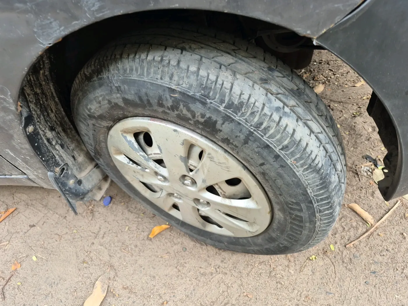 2011 Hyundai i10 ERA 1.1, CNG, Manual, 90,464 km, tyre