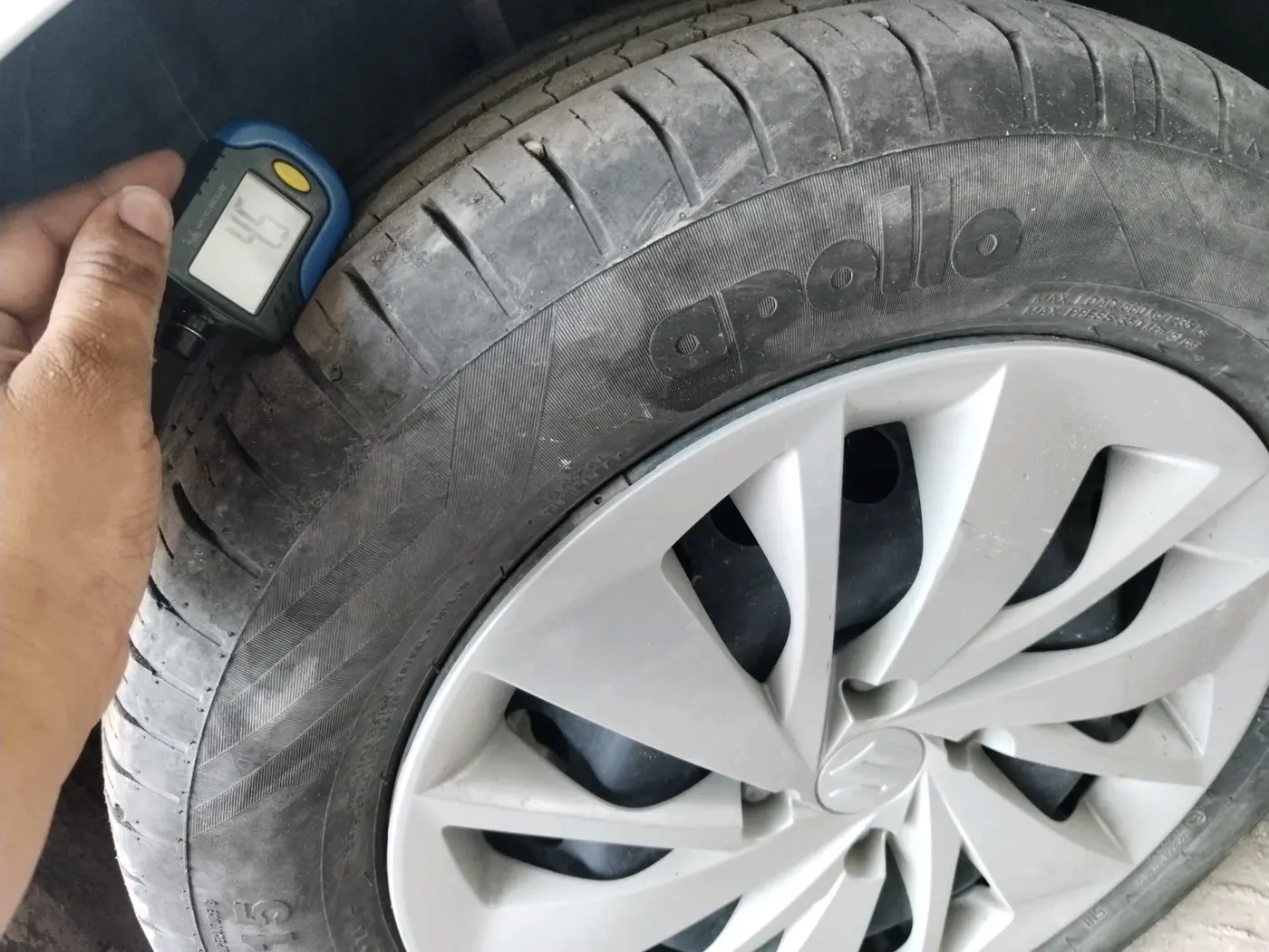 2024 Maruti Baleno DELTA CNG 1.2L, CNG, Manual, 25,175 km, tyre