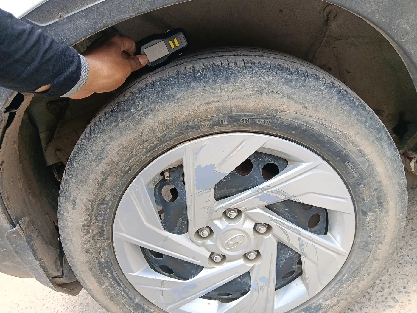 2019 Hyundai VENUE S 1.2, CNG, Manual, 69,663 km, tyre