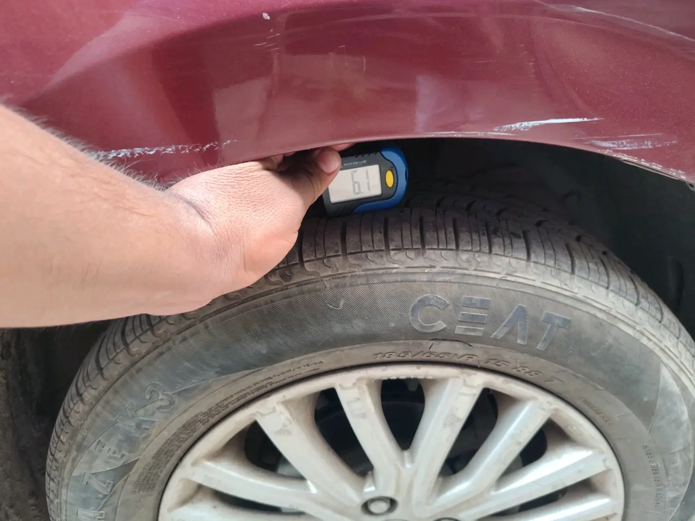 2018 Maruti Dzire ZXI, Petrol, Manual, 76,263 km, tyre