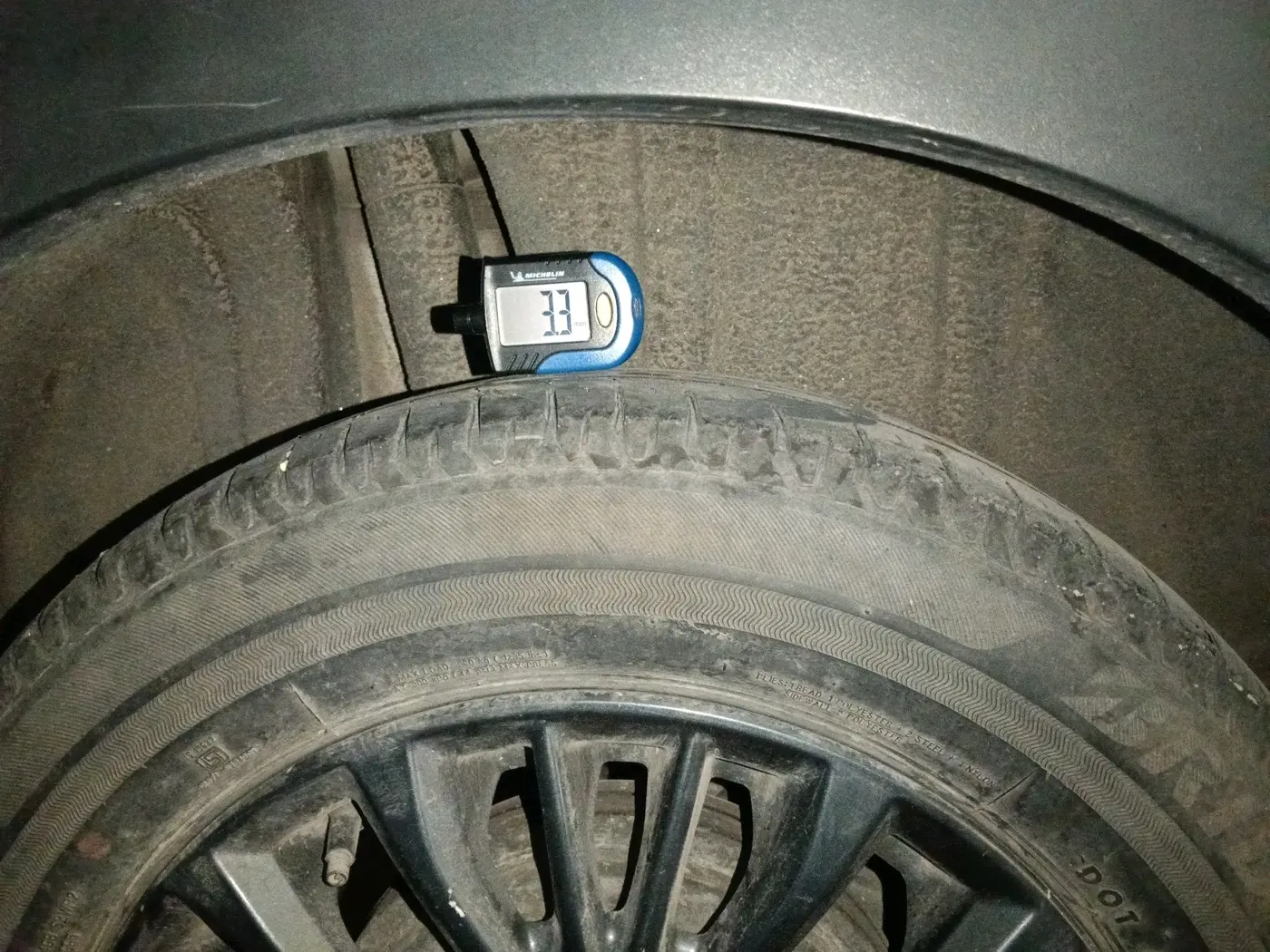 2022 Maruti XL6 ALPHA AT, Petrol, Automatic, 50,725 km, tyre