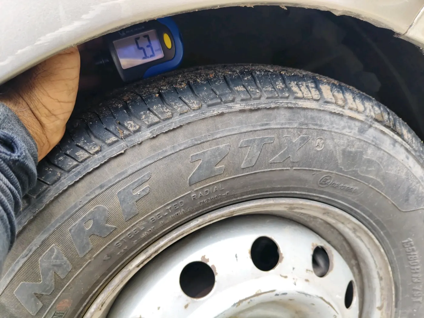 2011 Hyundai i10 ERA 1.1, CNG, Manual, 1,14,525 km, tyre