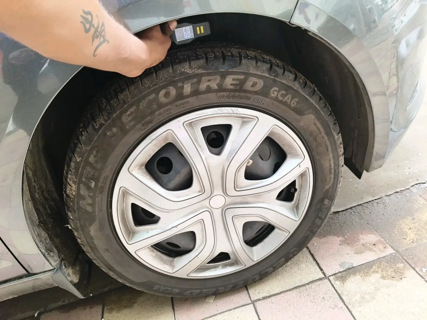 2025 Tata ALTROZ XM PLUS PETROL, Petrol, Manual, 16,209 km, tyre