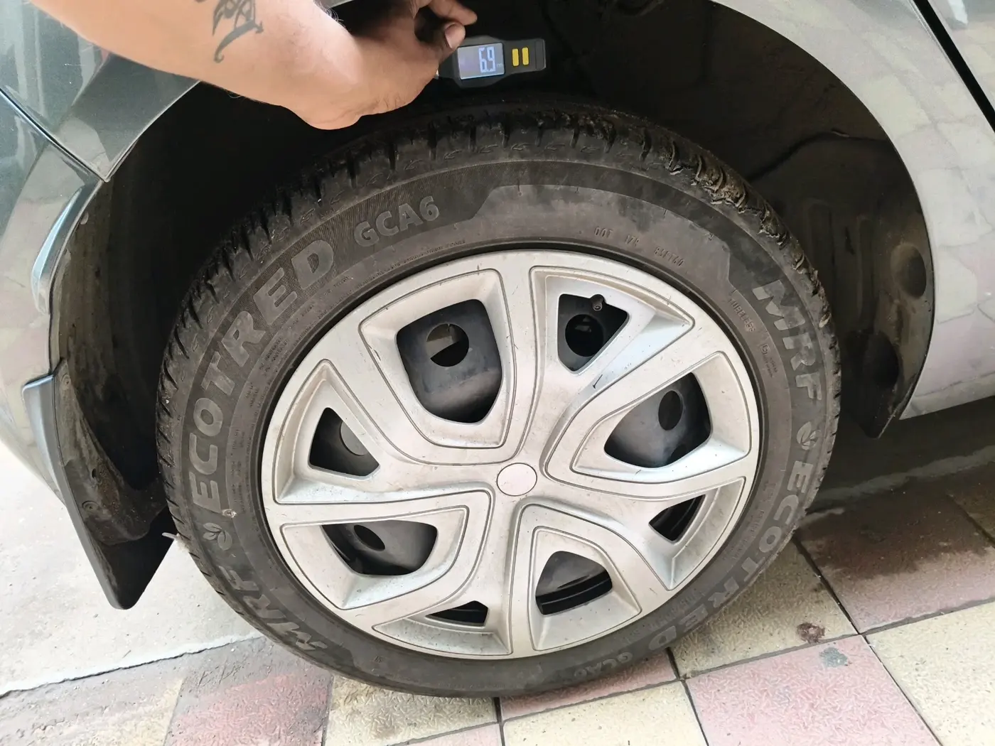 2025 Tata ALTROZ XM PLUS PETROL, Petrol, Manual, 16,209 km, tyre