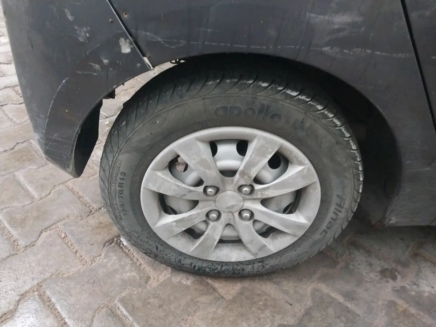 2018 Hyundai Eon ERA +, Petrol, Manual, 74,784 km, tyre