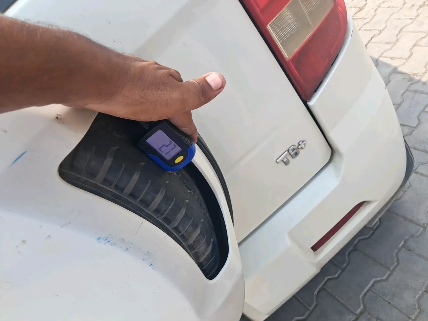 2017 Mahindra TUV300 T6 PLUS, Diesel, Manual, 1,32,744 km, tyre