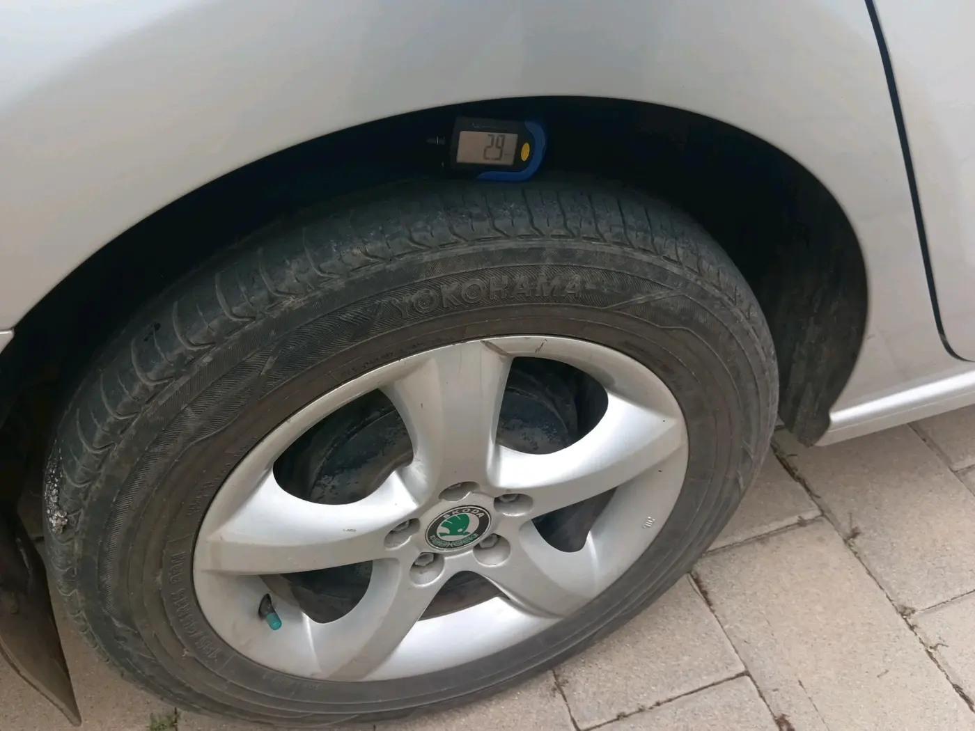 2013 Skoda Rapid AMBITION 1.6 TDI CR MT, Diesel, Manual, 98,127 km, tyre