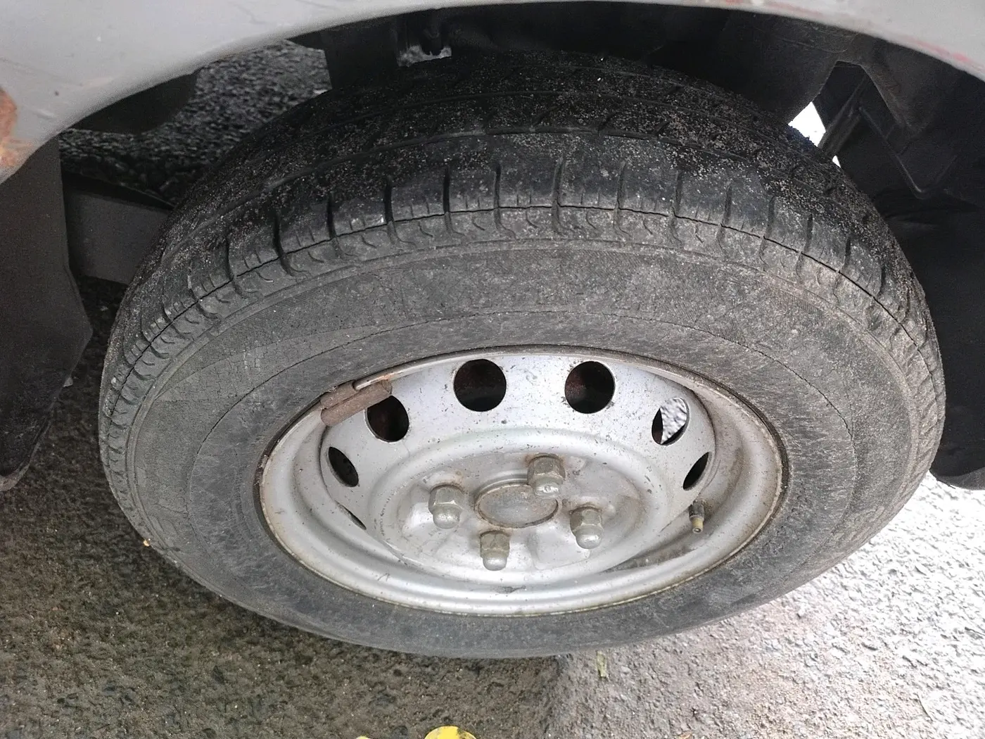 2013 Hyundai Eon ERA + LPG, Petrol, Manual, 26,355 km, tyre