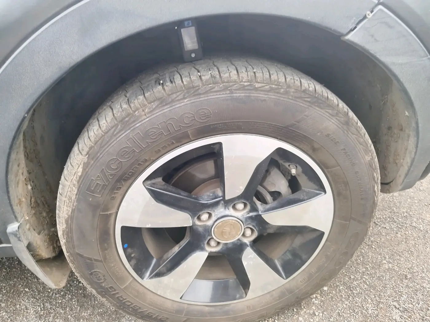 2018 Tata NEXON XZ PLUS PETROL, Petrol, Manual, 51,953 km, tyre
