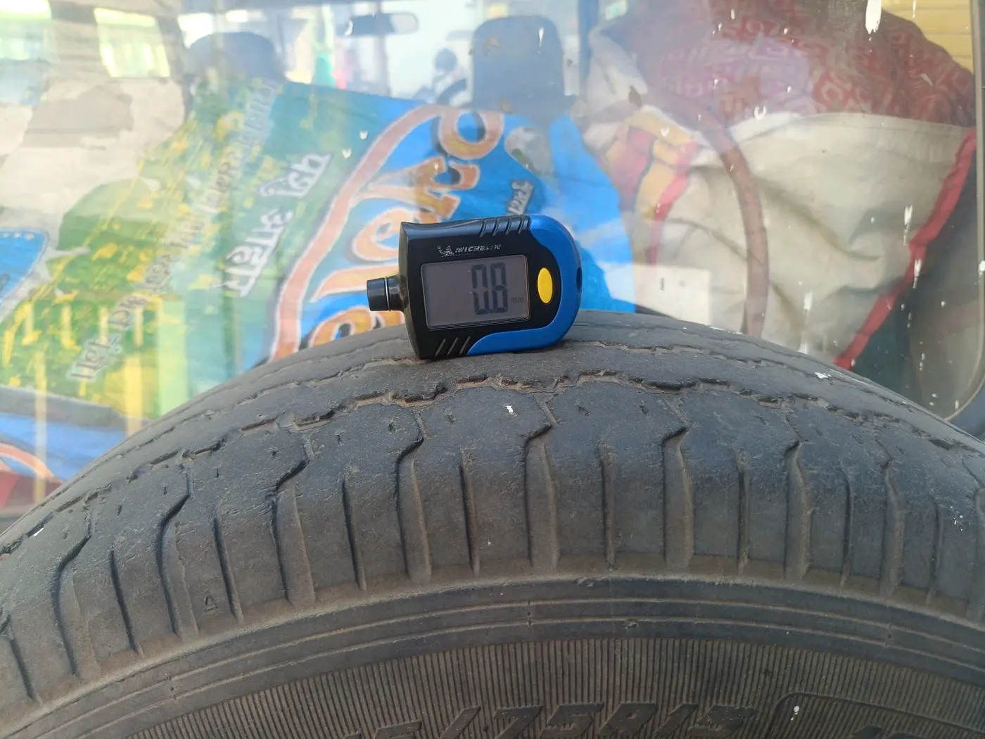 2011 Mahindra Bolero SLE BS-III, Diesel, Manual, 2,41,629 km, tyre