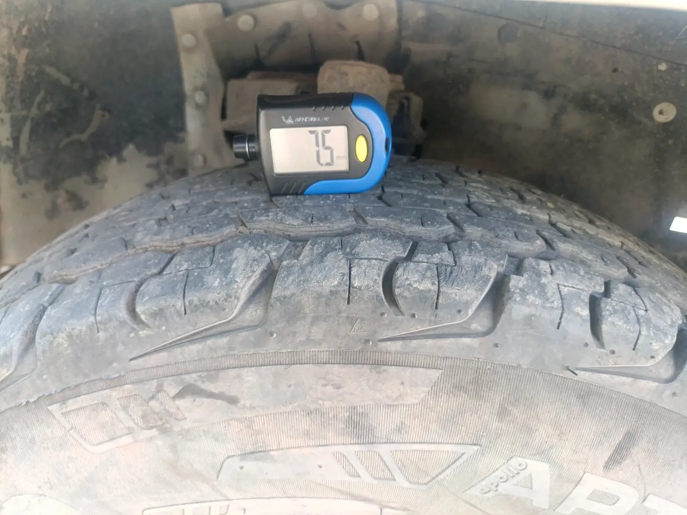 2011 Mahindra Bolero SLE BS-III, Diesel, Manual, 2,41,629 km, tyre