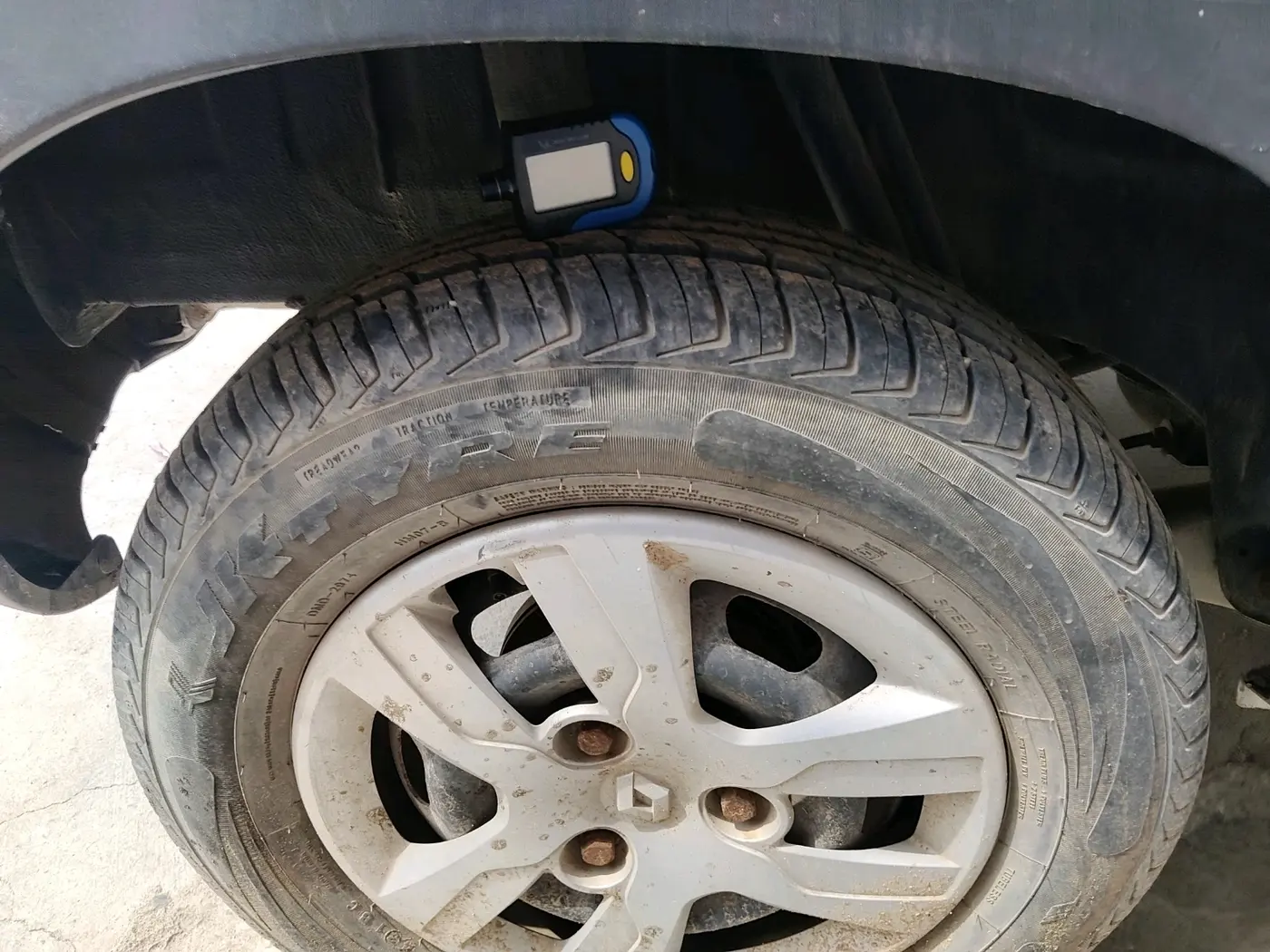 2018 Renault Kwid RXL, Petrol, Manual, 11,876 km, tyre