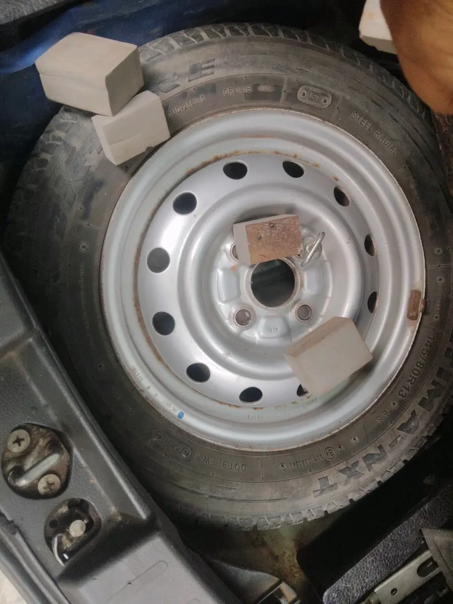 2012 Maruti Wagon R 1.0 LXI, Petrol, Manual, 34,605 km, tyre