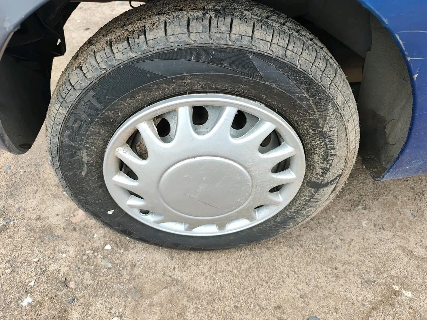 2015 Hyundai Eon ERA +, Petrol, Manual, 79,948 km, tyre