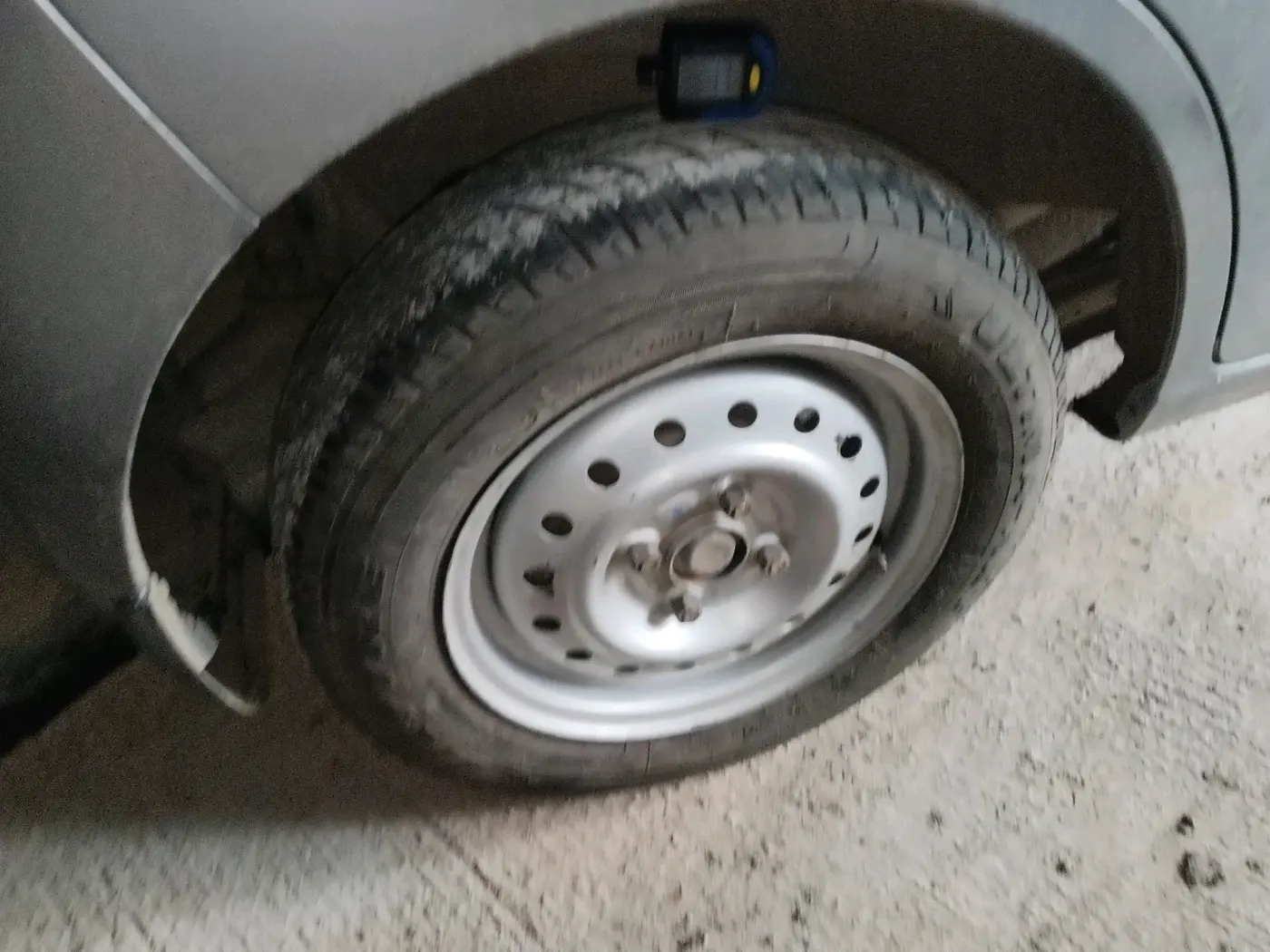 2015 Maruti Wagon R 1.0 VXI, CNG, Manual, 54,255 km, tyre