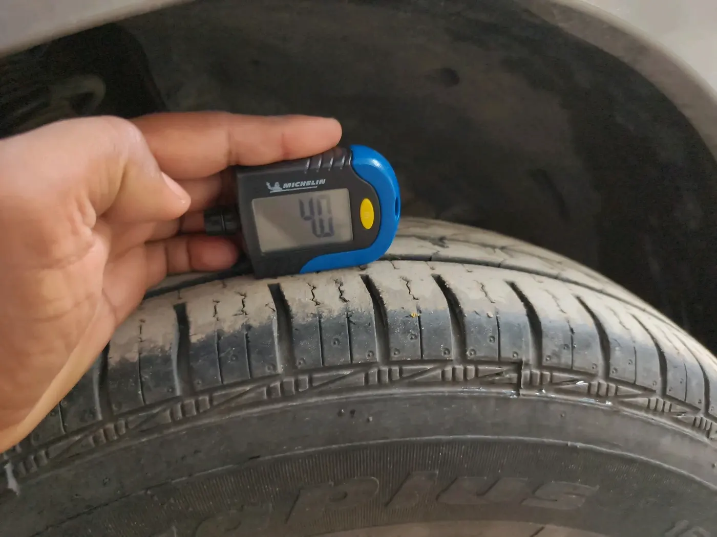 2022 Maruti Dzire VXI CNG, CNG, Manual, 75,718 km, tyre