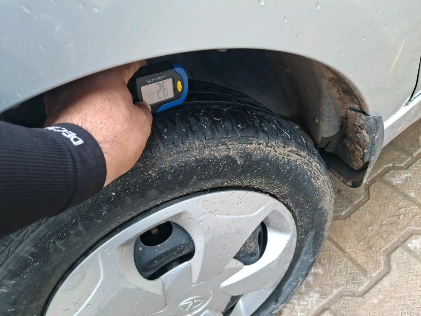2018 Tata Tiago XT PETROL, Petrol, Manual, 74,932 km, tyre