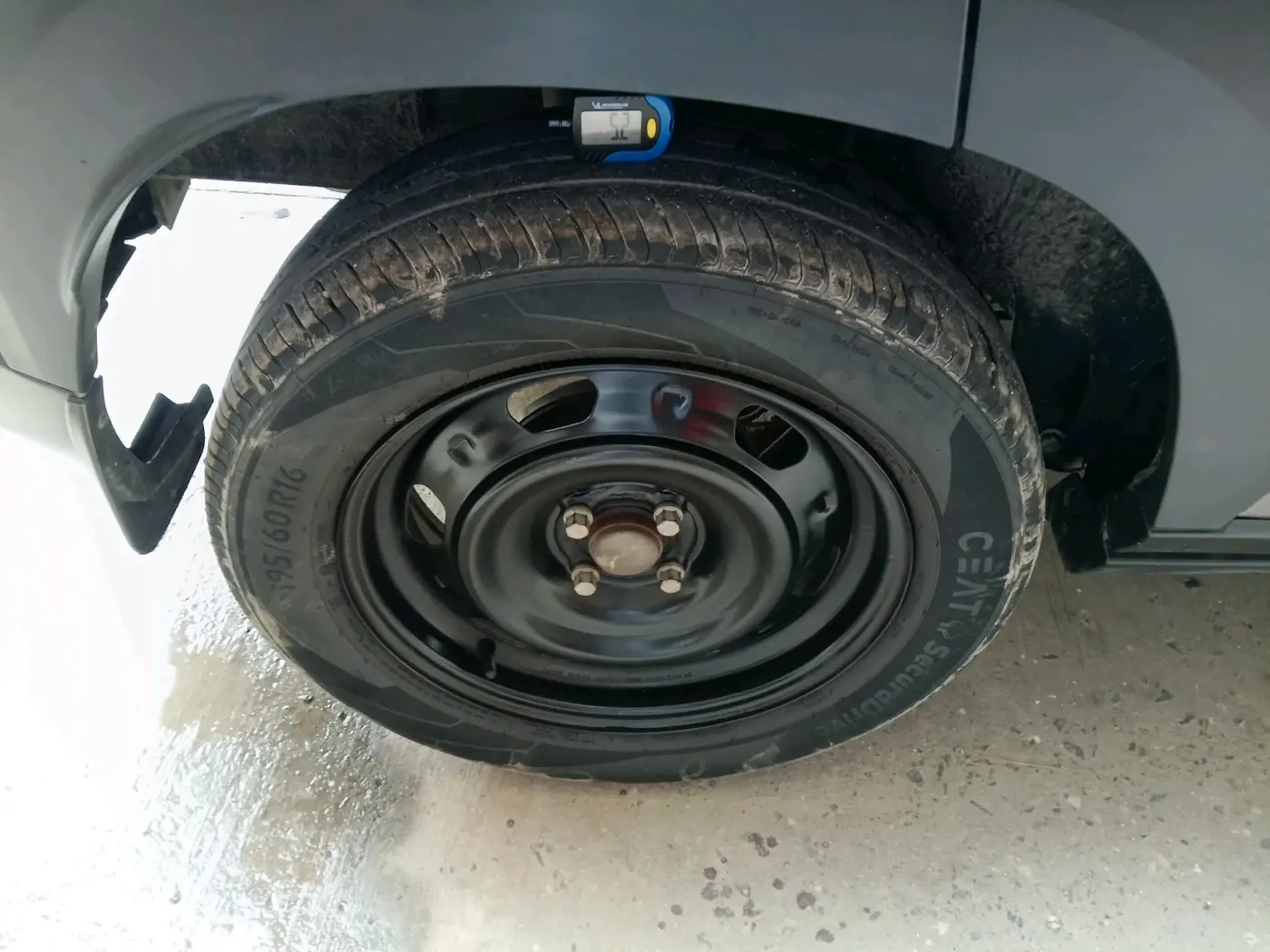 2021 Nissan MAGNITE XL TURBO, Petrol, Manual, 35,728 km, tyre
