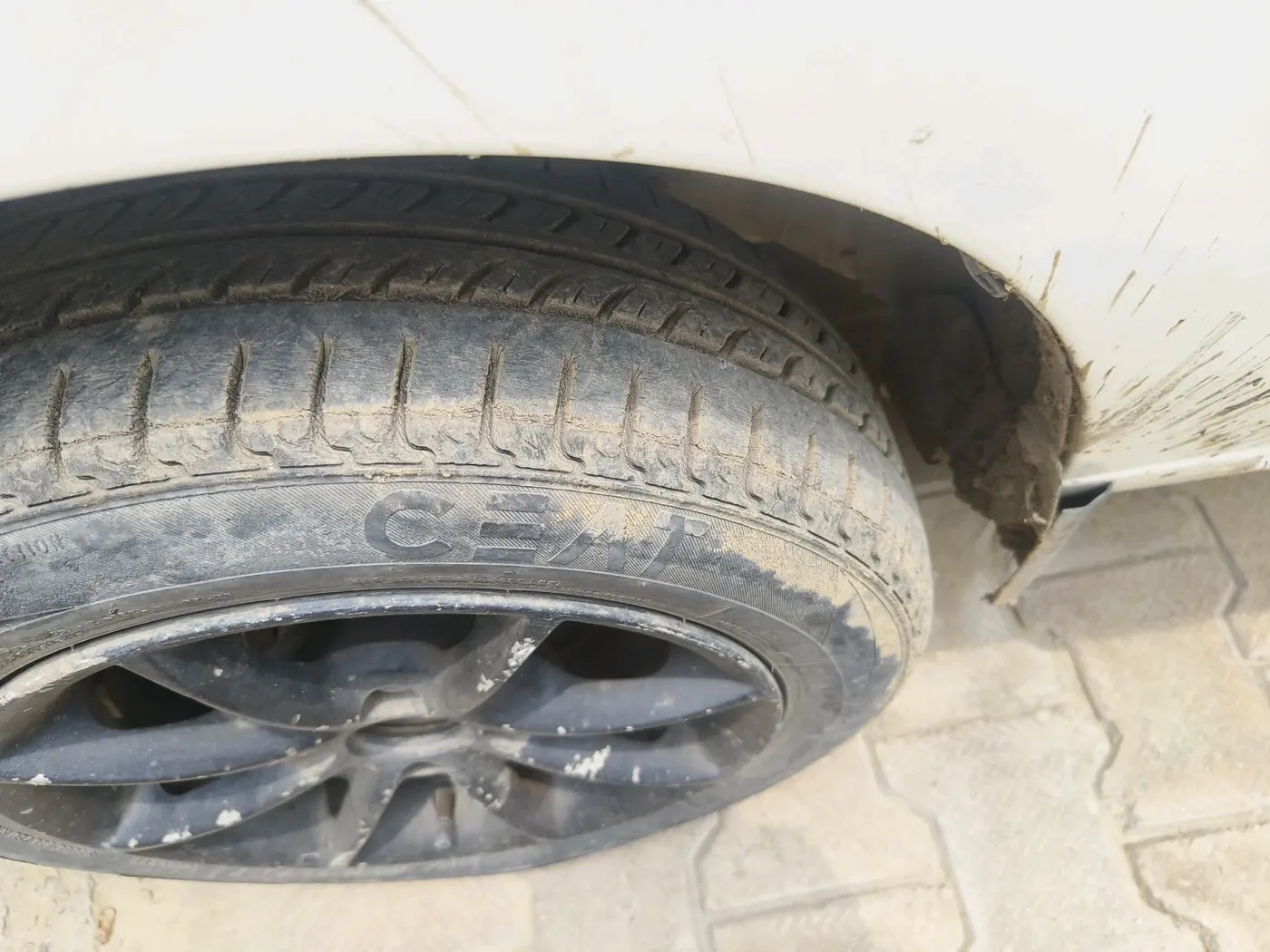 2012 Maruti Alto LXI, Petrol, Manual, 1,02,478 km, tyre