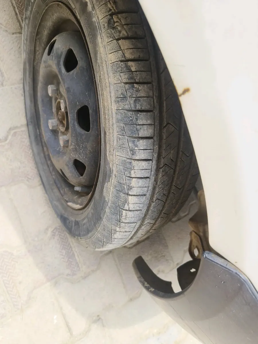 2012 Maruti Alto LXI, Petrol, Manual, 1,02,478 km, tyre