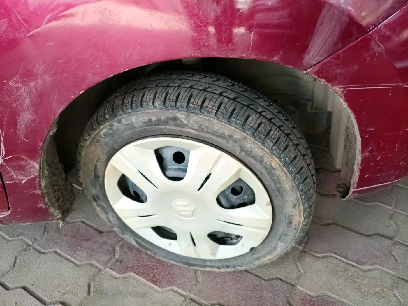 2012 Maruti Wagon R 1.0 VXI, Petrol, Manual, 45,242 km, tyre