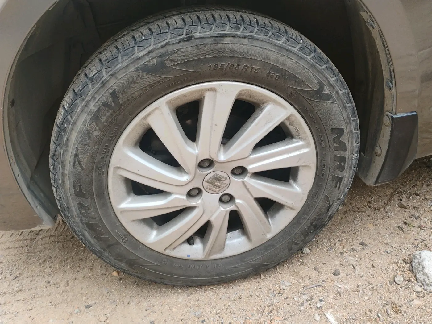 2015 Maruti Swift Dzire ZXI, Petrol, Manual, 32,560 km, tyre