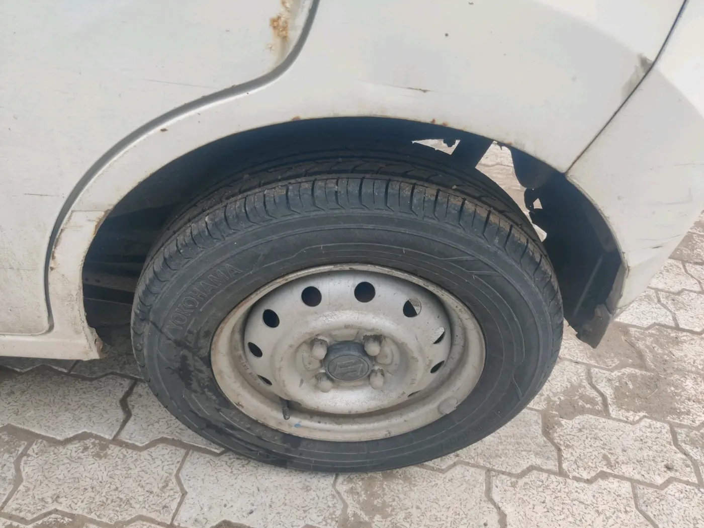2017 Maruti Wagon R 1.0 LXI CNG, CNG, Manual, 1,70,216 km, tyre