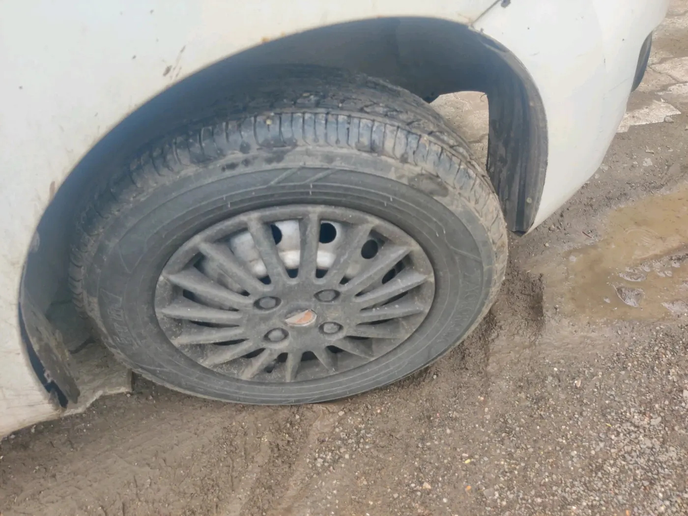 2017 Maruti Wagon R 1.0 LXI CNG, CNG, Manual, 1,70,216 km, tyre