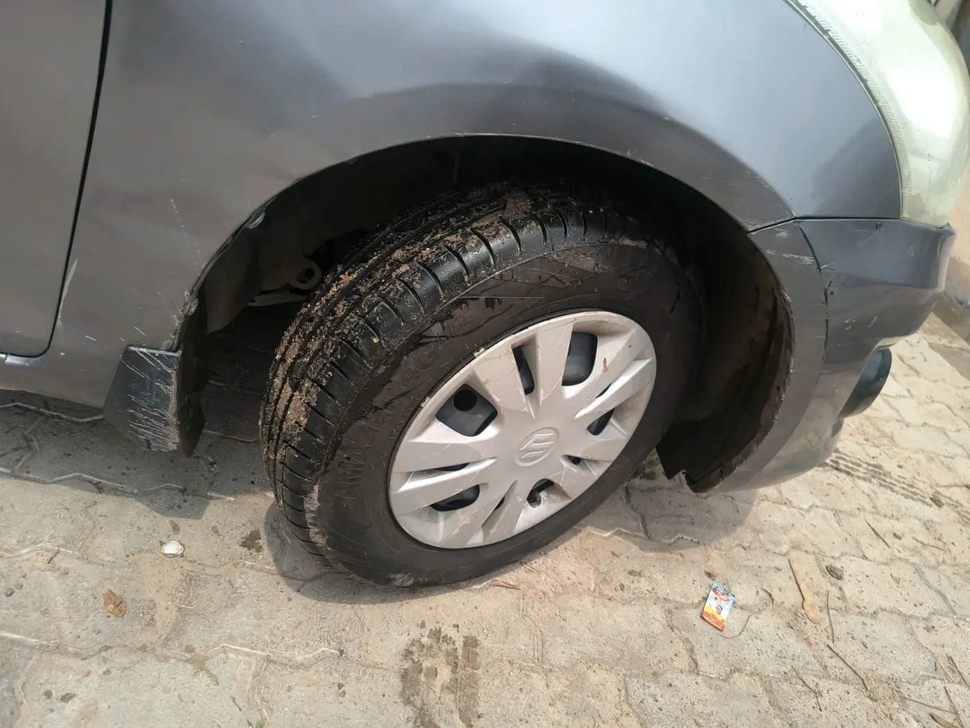 2014 Maruti Swift Dzire VXI, CNG, Manual, 1,28,486 km, tyre