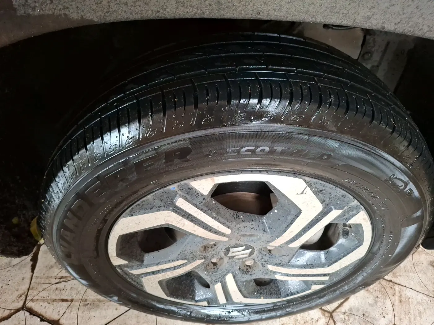 2022 Maruti BREZZA ZXI + SMART HYBRID, Petrol, Manual, 48,287 km, tyre