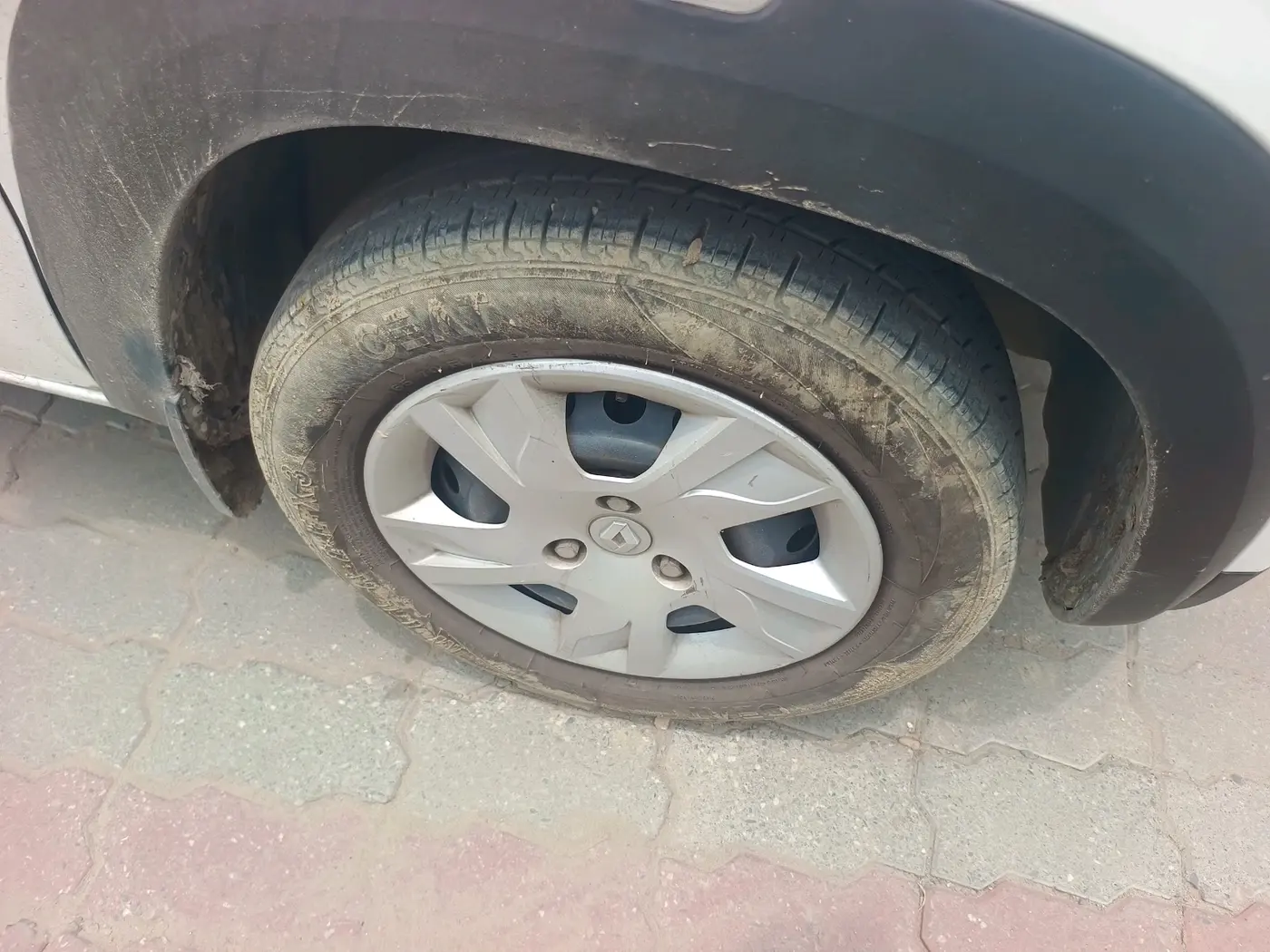 2021 Renault Kwid RXL, Petrol, Manual, 50,764 km, tyre
