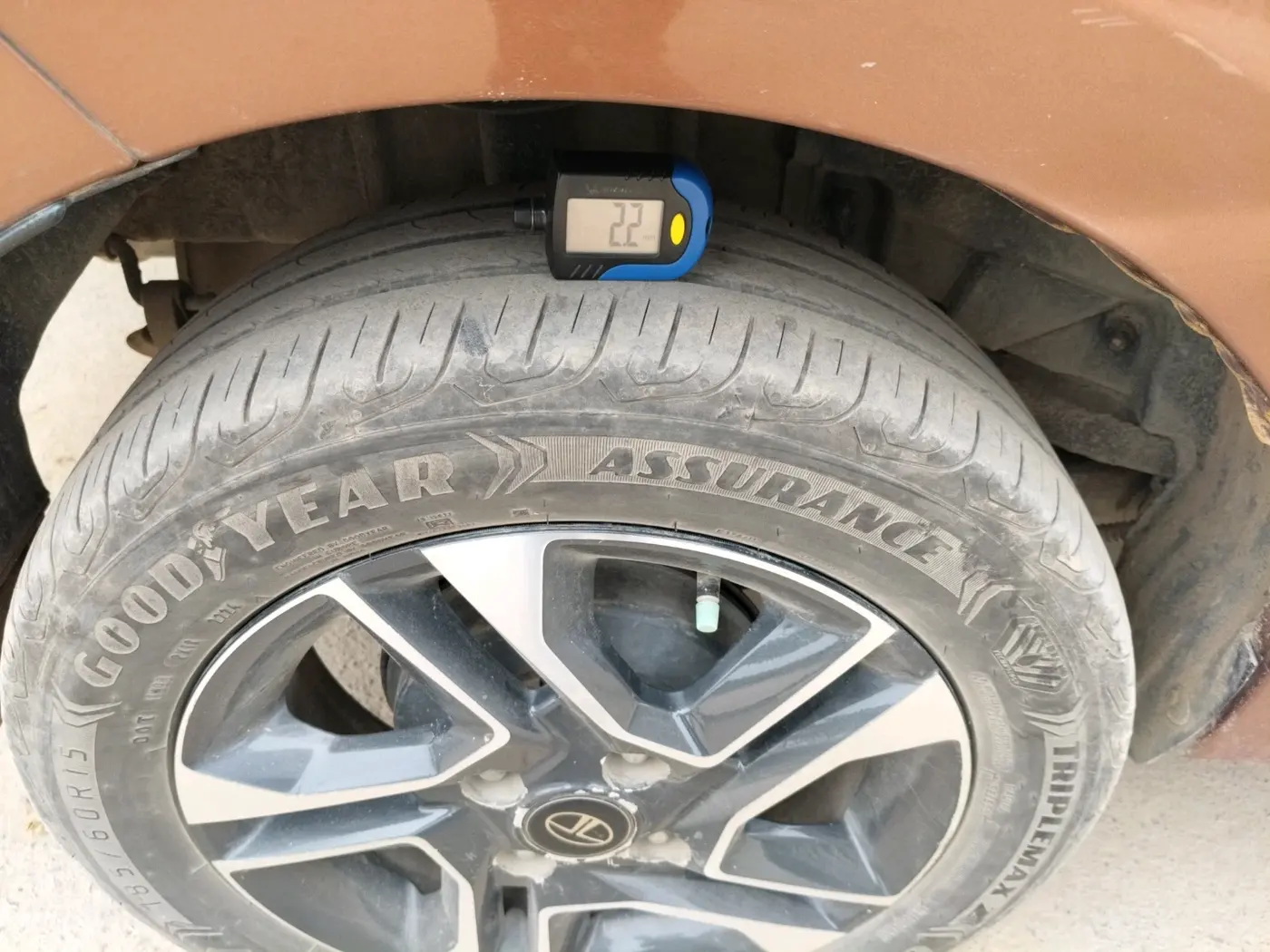 2017 Tata TIGOR XZ (O) PETROL, Petrol, Manual, 95,683 km, tyre