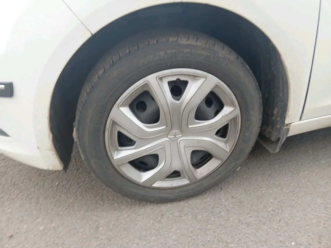 2022 Tata ALTROZ XM PLUS PETROL, Petrol, Manual, 46,030 km, tyre