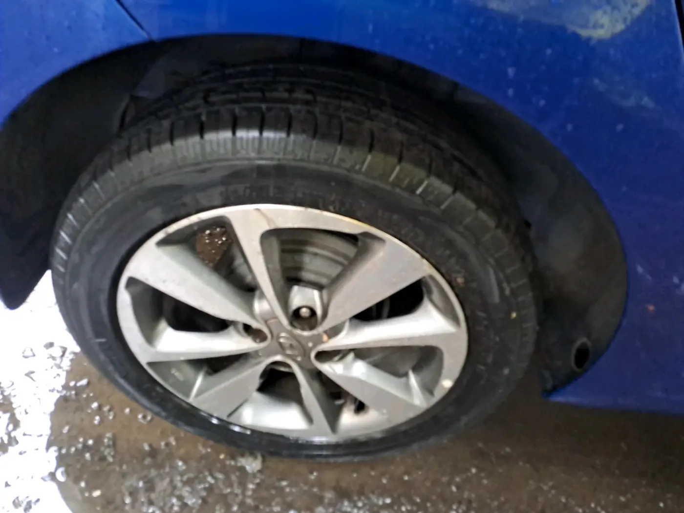 2015 Hyundai Elite i20 ASTA 1.2, Petrol, Manual, 1,10,491 km, tyre