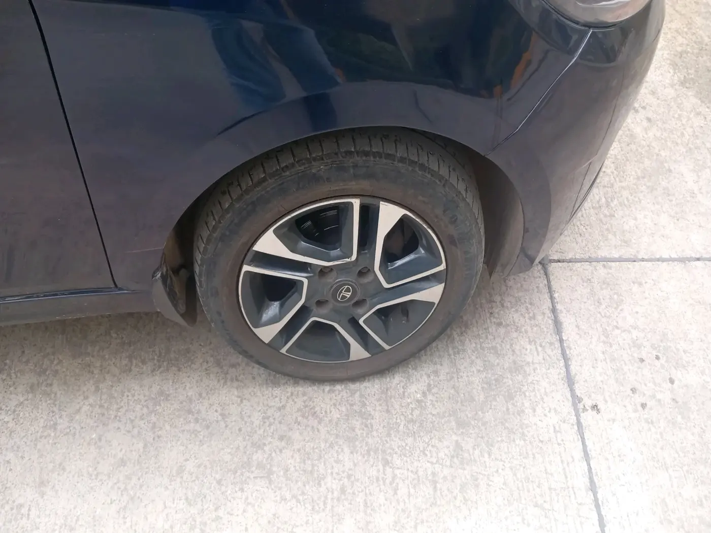 2018 Tata TIGOR XZA PETROL, Petrol, Automatic, 41,672 km, tyre