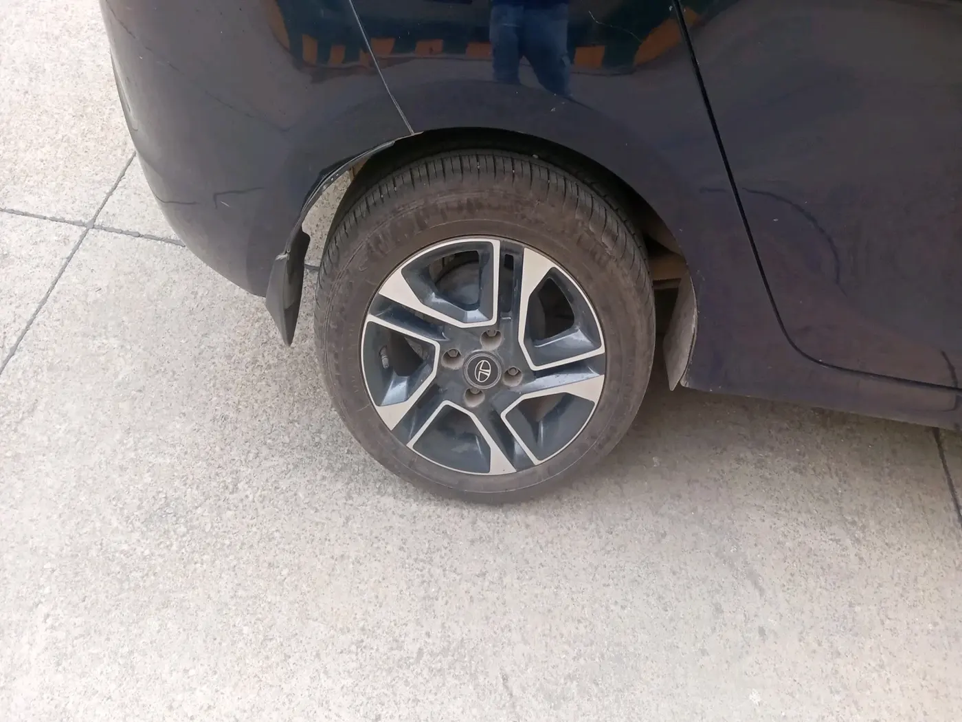 2018 Tata TIGOR XZA PETROL, Petrol, Automatic, 41,672 km, tyre