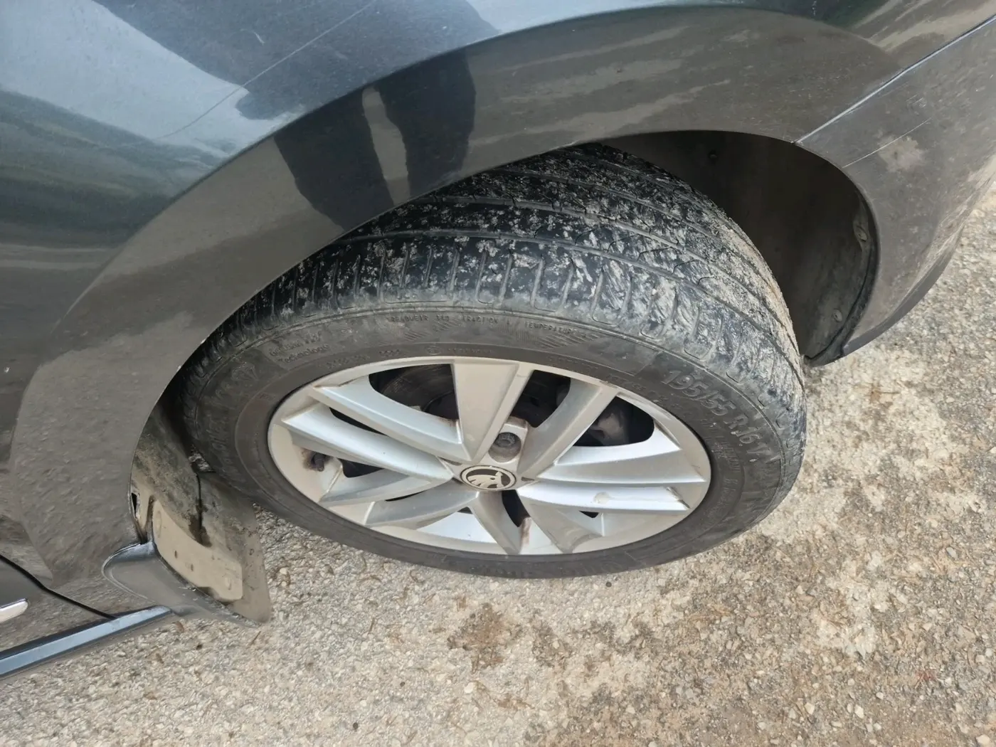 2019 Skoda Rapid STYLE 1.6 MPI AT, Petrol, Automatic, 91,061 km, tyre