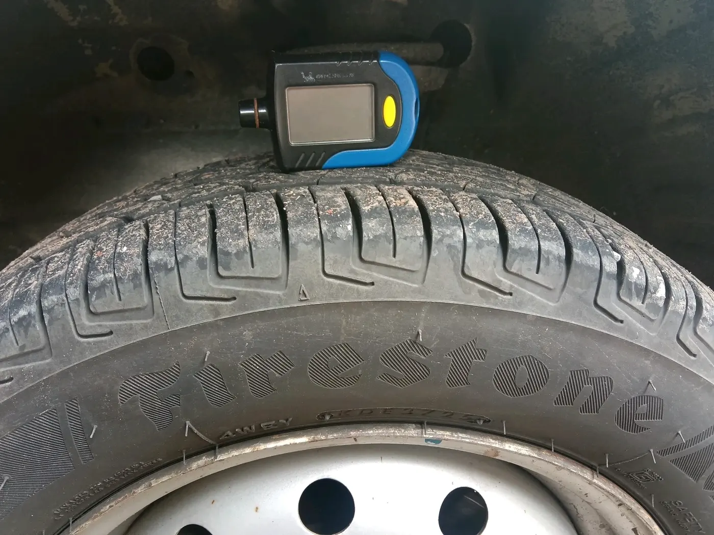 2011 Maruti Wagon R 1.0 LXI CNG, CNG, Manual, 1,54,101 km, tyre