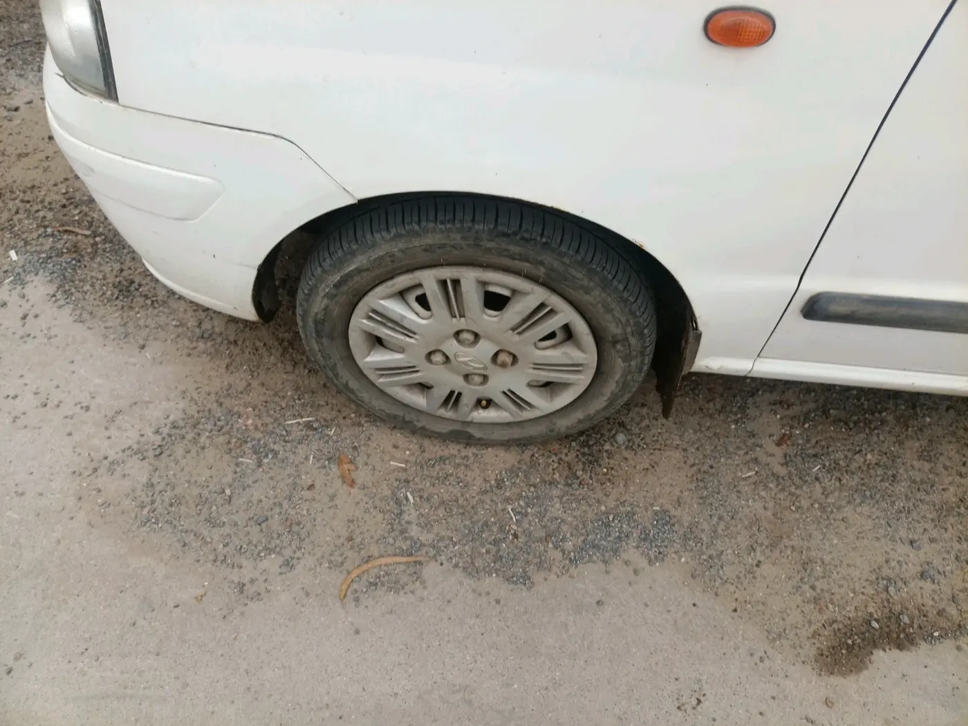 2012 Hyundai Santro Xing GLS, CNG, Manual, 1,39,589 km, tyre