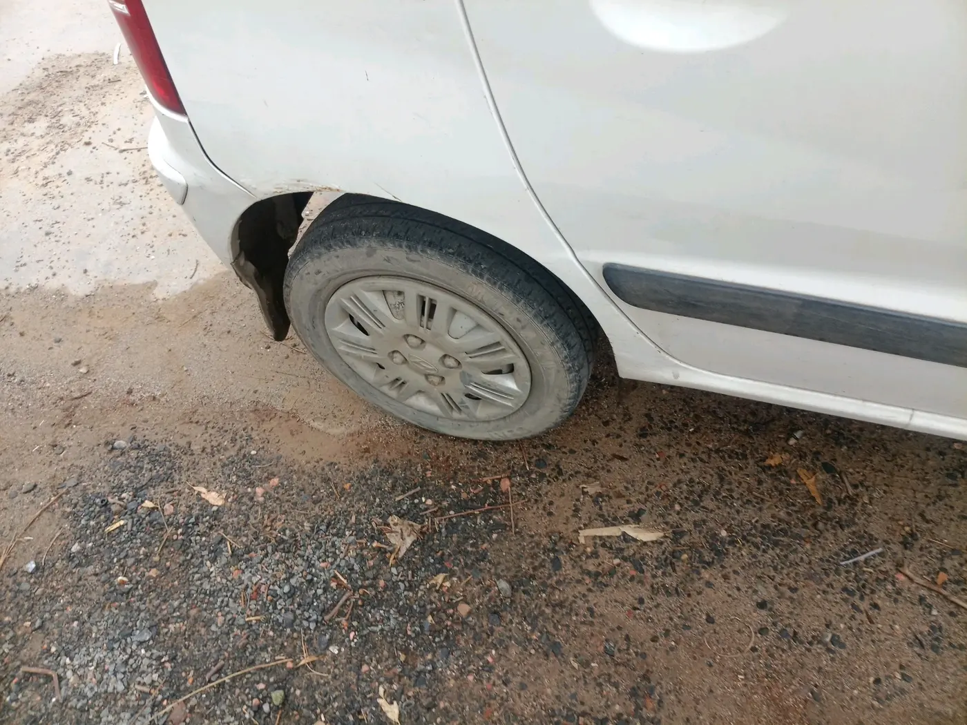 2012 Hyundai Santro Xing GLS, CNG, Manual, 1,39,589 km, tyre
