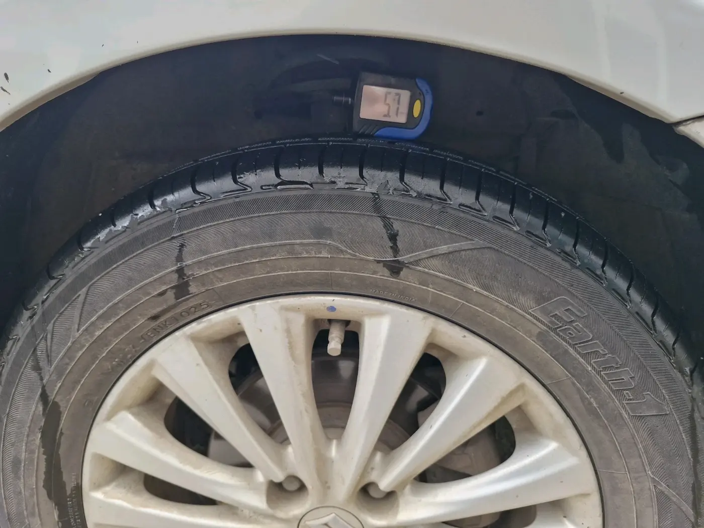 2016 Maruti Ciaz ZDI SHVS, Diesel, Manual, 1,76,670 km, tyre