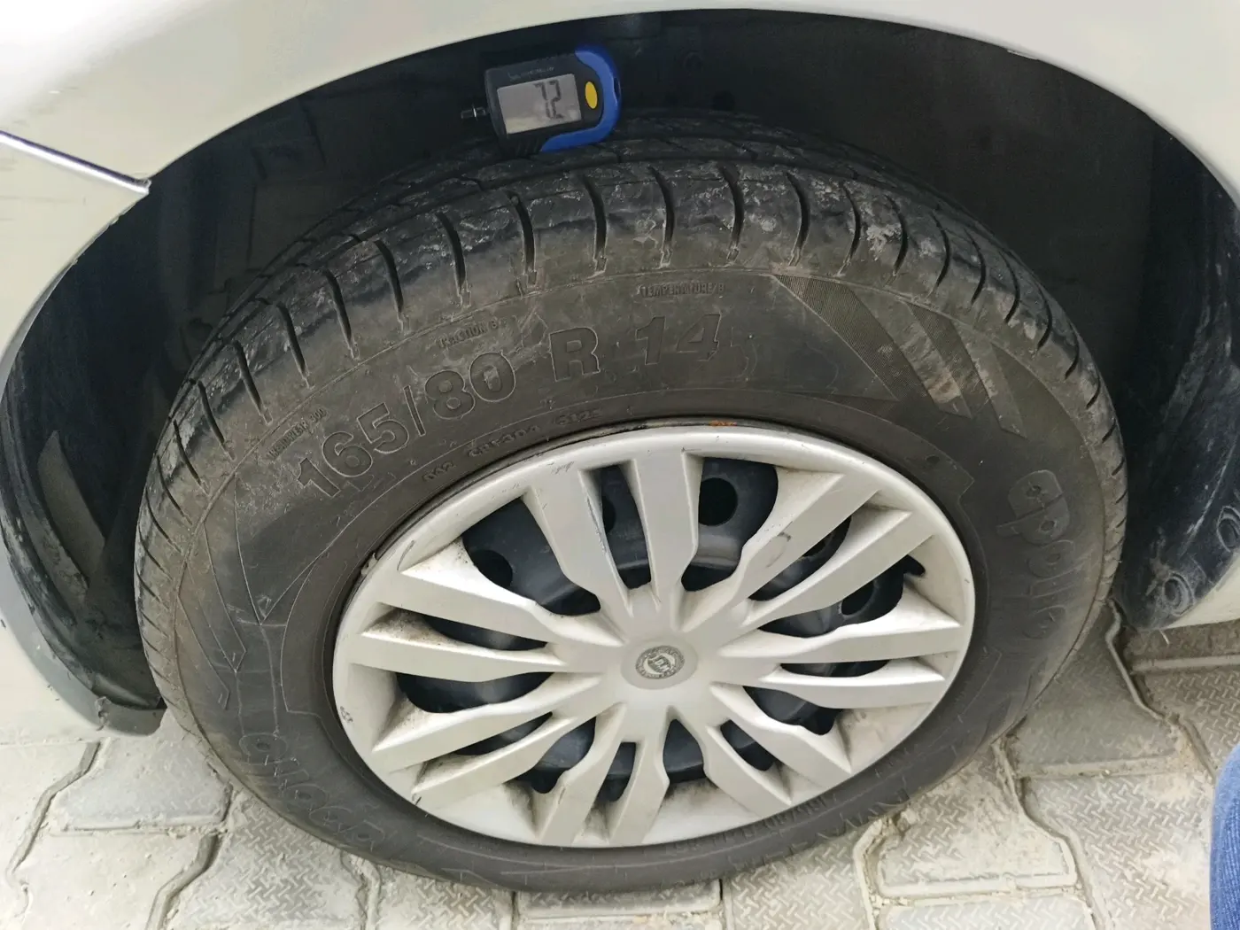 2017 Maruti Swift VDI, Diesel, Manual, 82,940 km, tyre